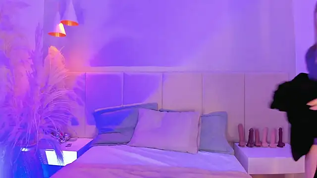 Snapshot of sofia_pamela chatting on February 22, 2025, 7:36 pm sofia pamela online show from February 22, 2025, 7:36 pm