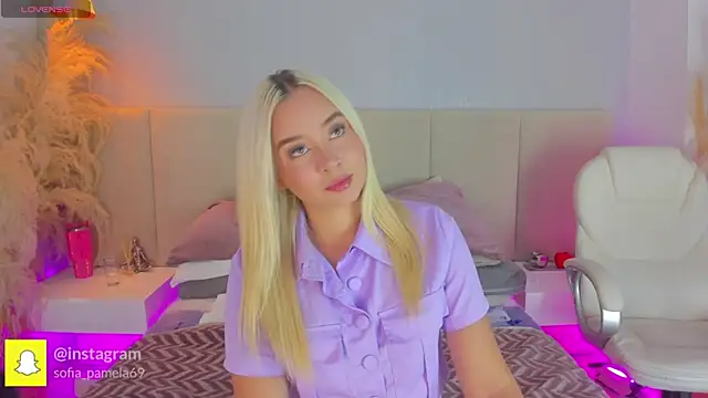 Snapshot of sofia_pamela chatting on October 20, 2025, 7:14 pm sofia pamela online show from October 20, 2025, 7:14 pm