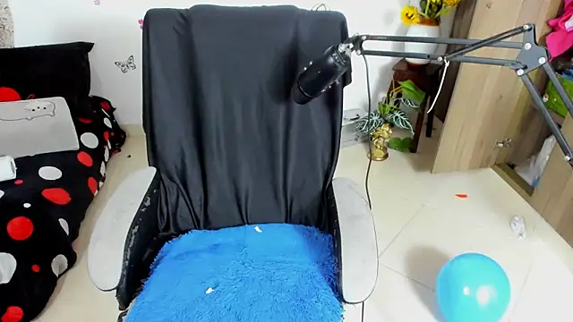 isa loves cum online show from May 15, 2026, 10:52 pm