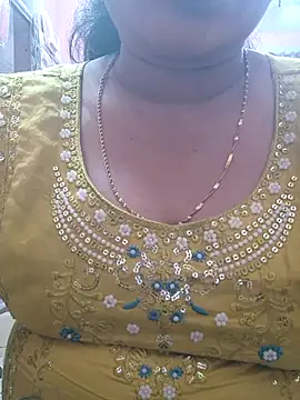 Snapshot of Ritasingh-0461 chatting on September 17, 2025, 6:37 am Ritasingh-0461 online show from September 17, 2025, 6:37 am