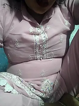 Snapshot of Ritasingh-0461 chatting on November 7, 2025, 2:21 pm Ritasingh-0461 online show from November 7, 2025, 2:21 pm