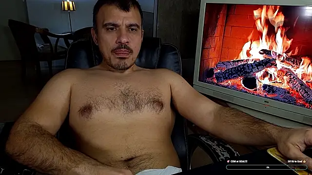 Snapshot of officeman7 chatting on February 10, 2026, 4:39 pm officeman7 online show from February 10, 2026, 4:39 pm