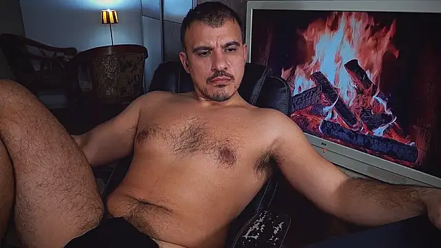 Snapshot of officeman7 chatting on January 15, 2025, 6:19 pm officeman7 online show from January 15, 2025, 6:19 pm