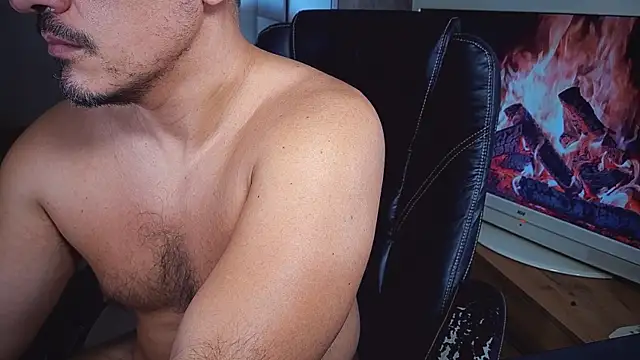 Snapshot of officeman7 chatting on January 16, 2025, 6:59 pm officeman7 online show from January 16, 2025, 6:59 pm