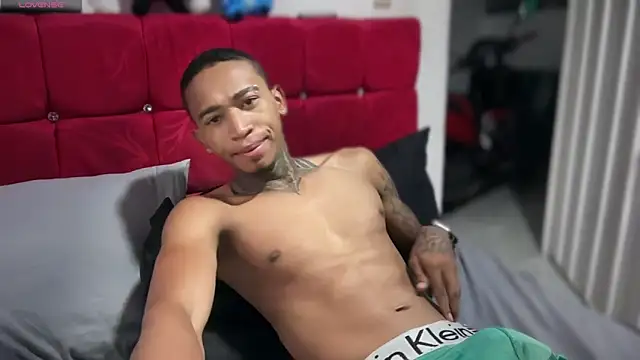 sexy blacks  online show from March 27, 2026, 12:17 pm