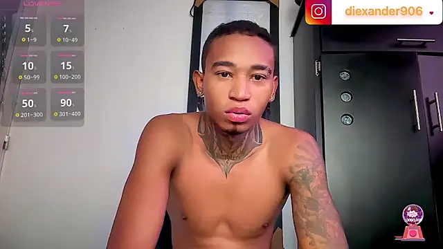 sexy blacks  online show from April 13, 2026, 12:09 pm