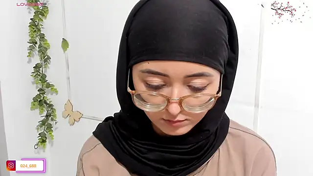 Snapshot of aysel_elid chatting on March 8, 2026, 2:04 am aysel elid online show from March 8, 2026, 2:04 am