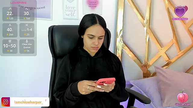 ChloeHarper  online show from November 9, 2025, 12:53 pm