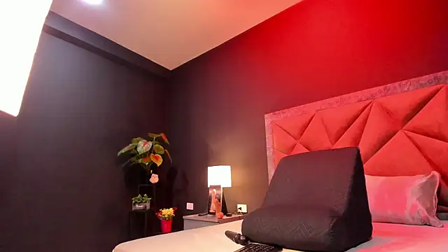 mia milff online show from October 22, 2025, 7:02 pm