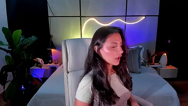 Snapshot of Gia_Mazzon chatting on November 4, 2025, 4:44 pm Gia Mazzon online show from November 4, 2025, 4:44 pm