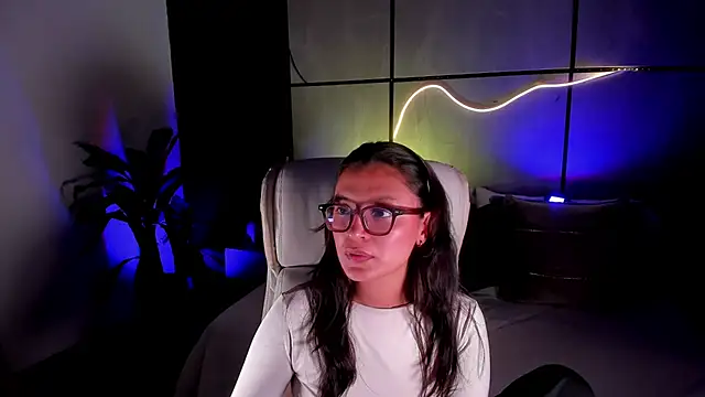 Snapshot of Gia_Mazzon chatting on February 3, 2026, 4:12 pm Gia Mazzon online show from February 3, 2026, 4:12 pm