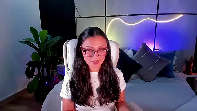 Snapshot of Gia_Mazzon chatting on November 24, 2025, 4:07 pm Gia Mazzon online show from November 24, 2025, 4:07 pm