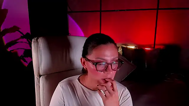 Snapshot of Gia_Mazzon chatting on February 26, 2026, 7:14 pm Gia Mazzon online show from February 26, 2026, 7:14 pm