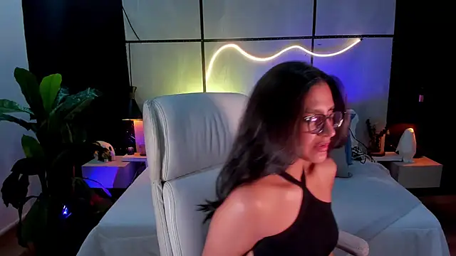 Snapshot of Gia_Mazzon chatting on November 6, 2025, 4:55 pm Gia Mazzon online show from November 6, 2025, 4:55 pm