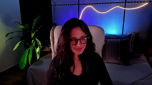 Snapshot of Gia_Mazzon chatting on February 14, 2026, 4:40 pm Gia Mazzon online show from February 14, 2026, 4:40 pm