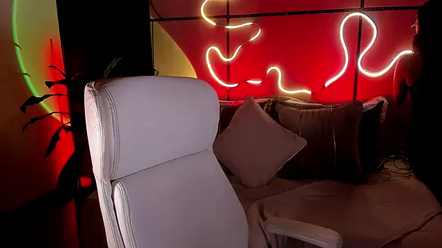 Snapshot of Gia_Mazzon chatting on February 23, 2026, 4:18 pm Gia Mazzon online show from February 23, 2026, 4:18 pm