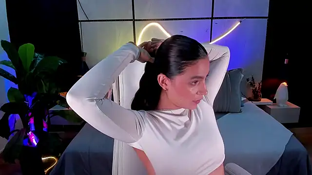 Snapshot of Gia_Mazzon chatting on October 10, 2025, 5:03 pm Gia Mazzon online show from October 10, 2025, 5:03 pm