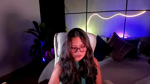 Snapshot of Gia_Mazzon chatting on November 21, 2025, 5:12 pm Gia Mazzon online show from November 21, 2025, 5:12 pm