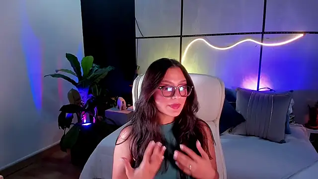 Snapshot of Gia_Mazzon chatting on November 26, 2025, 6:30 pm Gia Mazzon online show from November 26, 2025, 6:30 pm