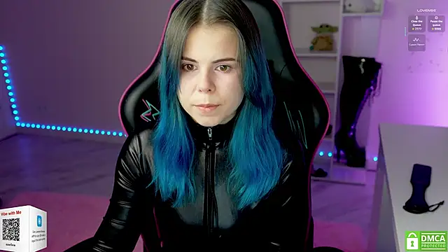 Latex Kitty online show from November 24, 2025, 3:01 pm