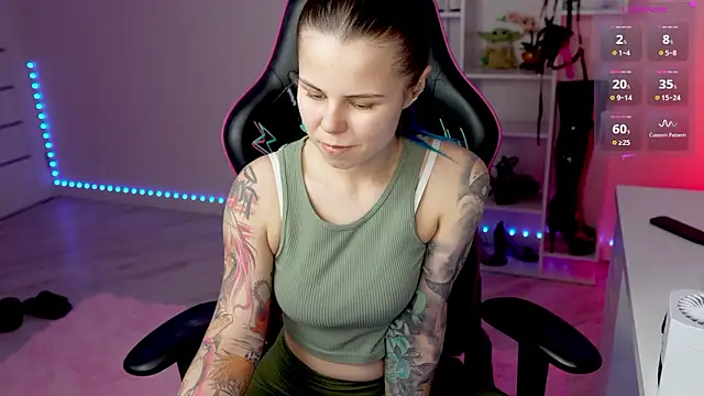 Snapshot of Latex_Kitty chatting on January 31, 2026, 7:12 pm Latex Kitty online show from January 31, 2026, 7:12 pm