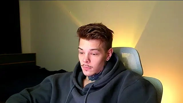 Snapshot of DENIS_HERE chatting on February 14, 2026, 4:40 pm DENIS HERE online show from February 14, 2026, 4:40 pm