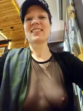 Exhibitionsplit online show from April 14, 2026, 7:13 am