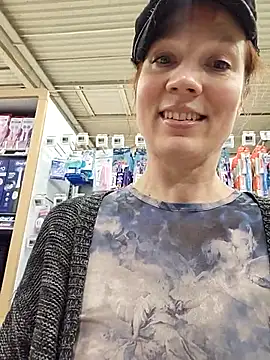 Exhibitionsplit online show from November 26, 2025, 3:56 pm