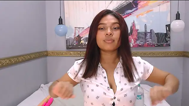 Naomi Tylers online show from January 24, 2025, 9:58 pm