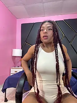 Naomi Tylers online show from September 27, 2025, 11:00 pm