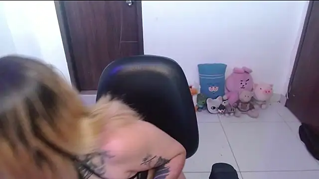 Ivy1111 online show from April 13, 2026, 12:42 pm