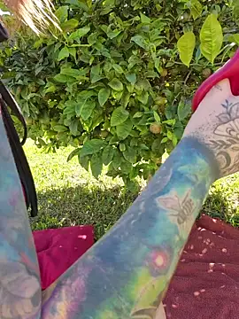 Ahrya  online show from April 21, 2026, 6:03 pm