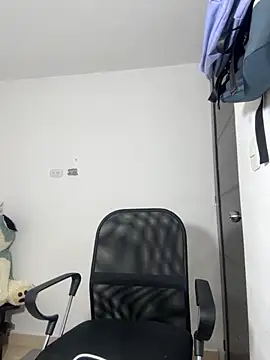 Snapshot of cristel_17 chatting on November 9, 2025, 9:19 pm cristel 17 online show from November 9, 2025, 9:19 pm