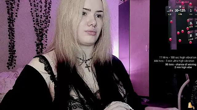 Snapshot of strawberry_elfcat chatting on June 11, 2026, 2:53 am strawberry elfcat online show from June 11, 2026, 2:53 am