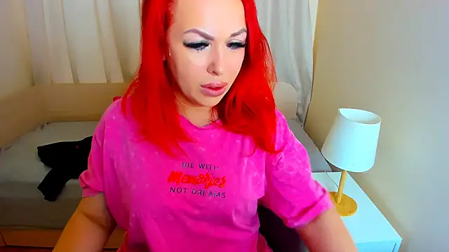 Snapshot of RedHeadBridget chatting on February 7, 2026, 6:32 am RedHeadBridget online show from February 7, 2026, 6:32 am