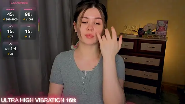 cutie mili online show from April 1, 2026, 3:09 pm