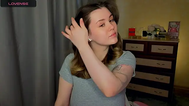 cutie mili online show from April 22, 2026, 9:38 am