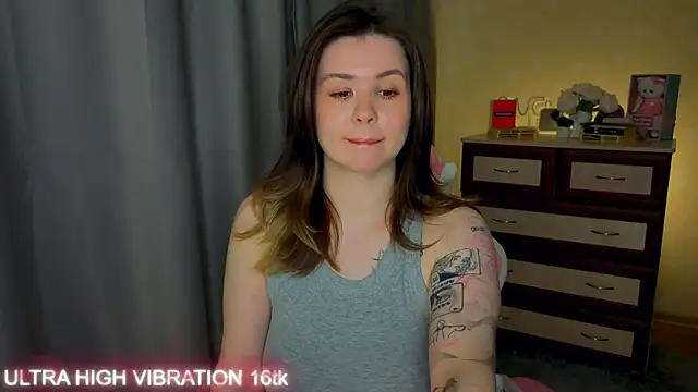 Snapshot of cutie_mili chatting on June 4, 2026, 1:38 pm cutie mili online show from June 4, 2026, 1:38 pm