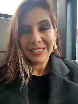 scarlett moore online show from September 27, 2025, 2:01 pm