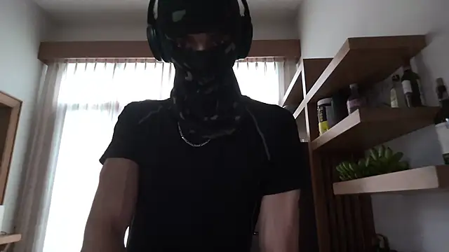 Snapshot of rippedbutskinny chatting on July 3, 2026, 10:33 am rippedbutskinny online show from July 3, 2026, 10:33 am