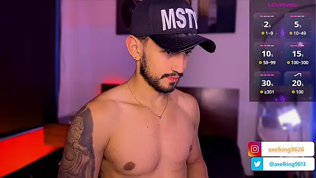 AxelKing1326 online show from April 13, 2026, 10:14 pm