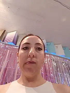 Mia Novikov online show from May 27, 2026, 1:57 am