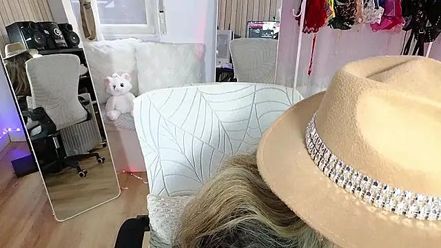 Tawny cox online show from February 21, 2026, 9:00 am