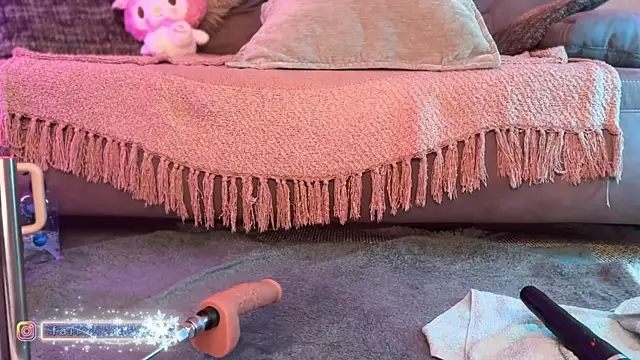 xxbabyxgiiirlxx online show from April 13, 2026, 6:12 pm