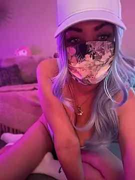 xxbabyxgiiirlxx online show from May 8, 2026, 9:29 pm