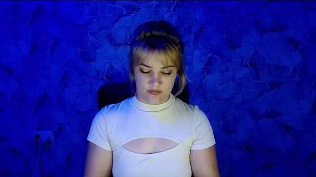 Snapshot of nika_gold1 chatting on July 14, 2026, 4:24 pm nika gold1 online show from July 14, 2026, 4:24 pm
