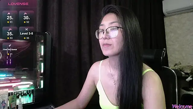 Snapshot of Brightssmiles chatting on October 21, 2025, 6:24 am Brightssmiles online show from October 21, 2025, 6:24 am