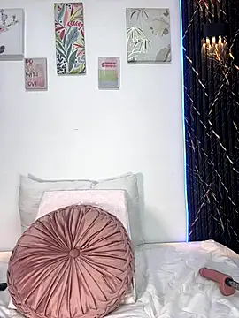 Snapshot of danisaenz_ chatting on October 2, 2025, 9:18 pm danisaenz online show from October 2, 2025, 9:18 pm