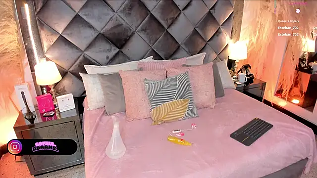 sofhiaa adaams online show from September 10, 2025, 11:37 pm