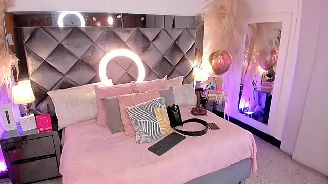 sofhiaa adaams online show from October 2, 2025, 10:57 pm